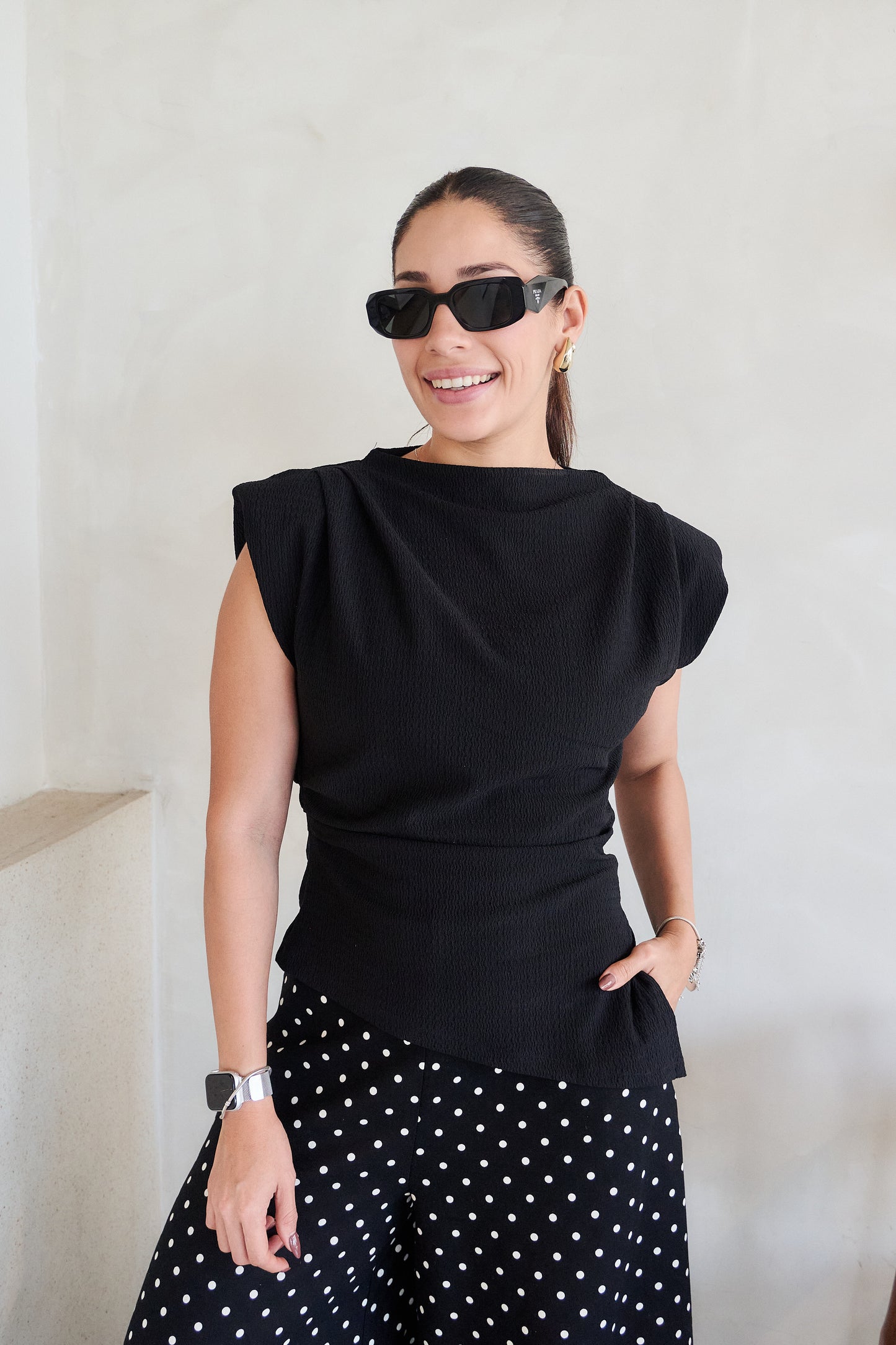 BLUSA ADRIANA NEGRA (Hombreras removibles)