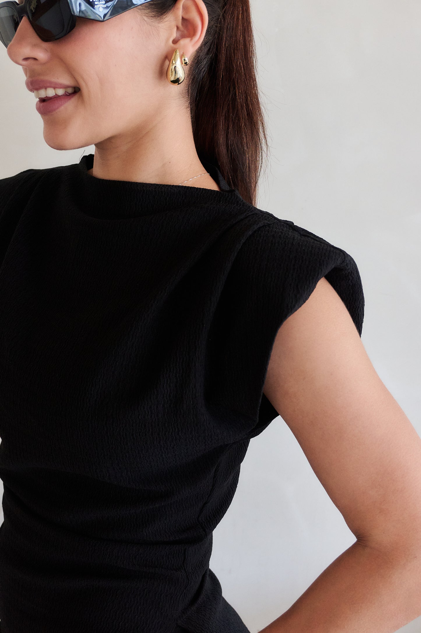 BLUSA ADRIANA NEGRA (Hombreras removibles)