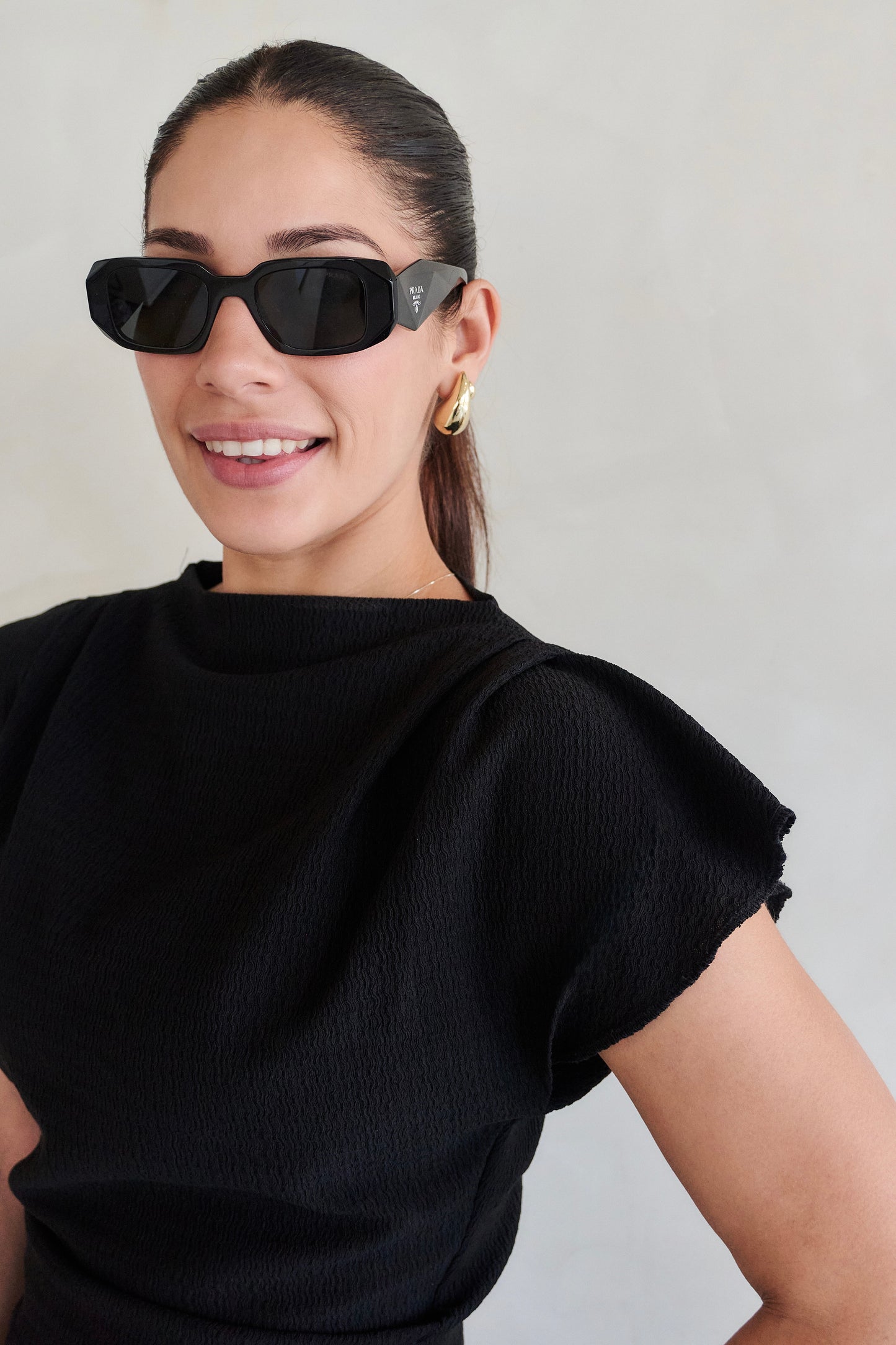 BLUSA ADRIANA NEGRA (Hombreras removibles)