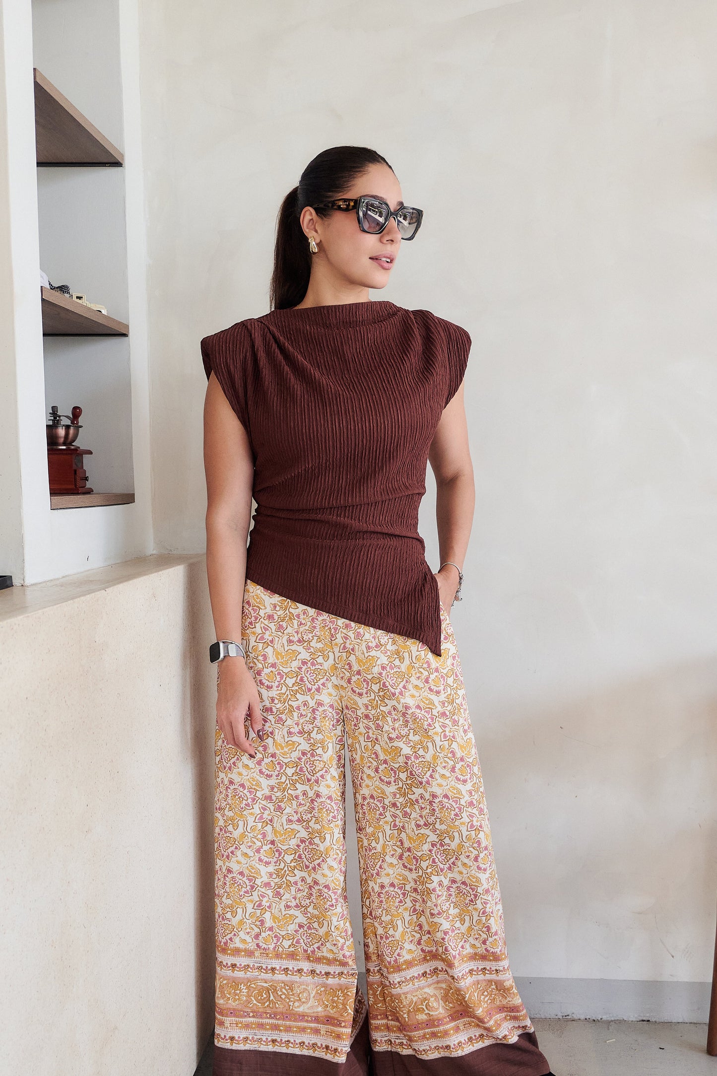 BLUSA ADRIANA MARRÓN (Hombreras removibles)