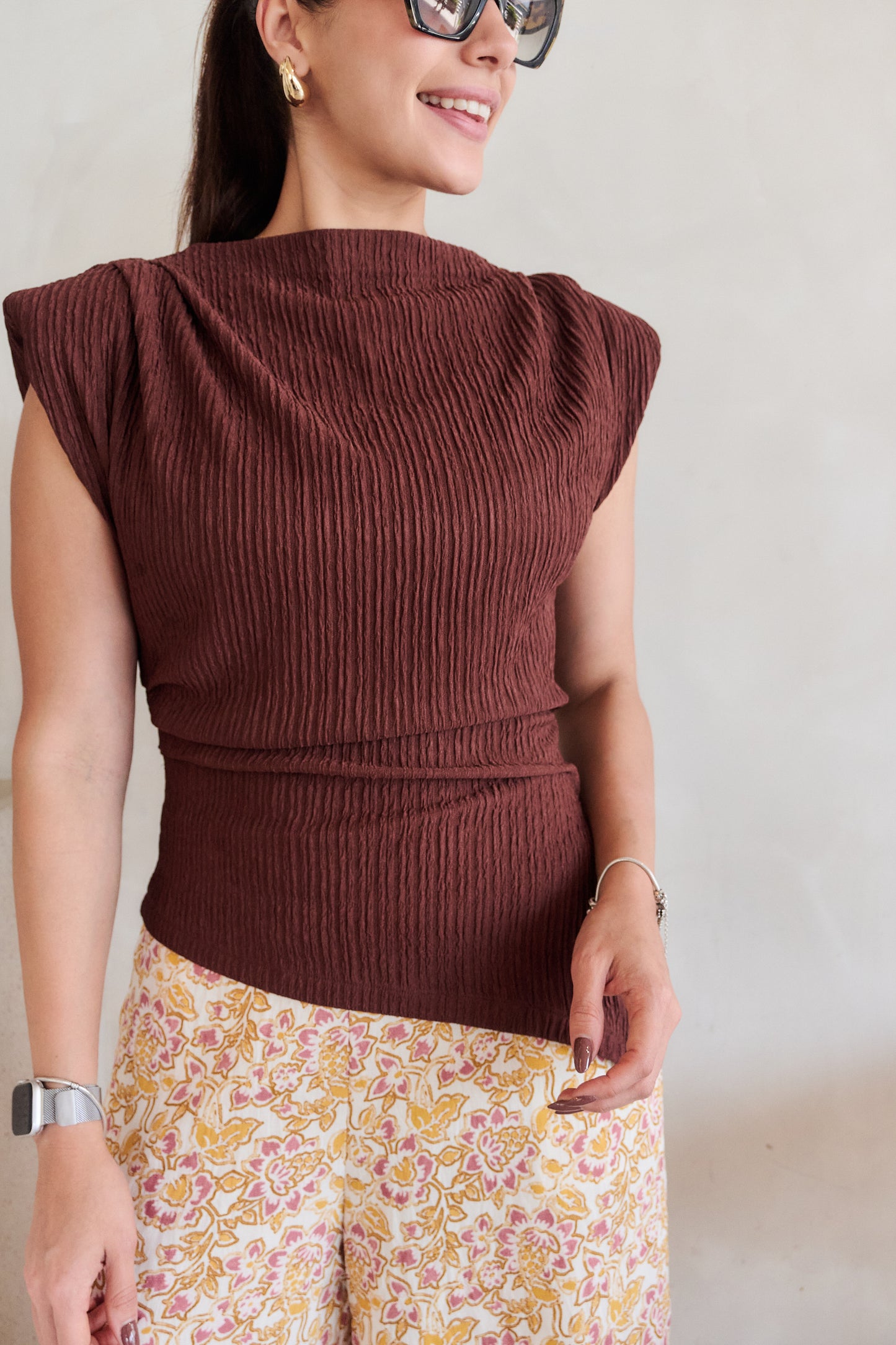 BLUSA ADRIANA MARRÓN (Hombreras removibles)